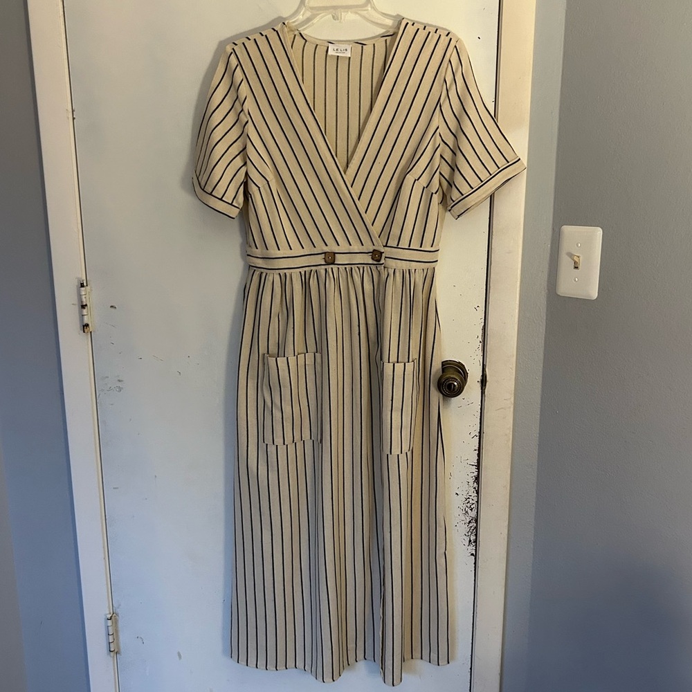 Women’s striped midi dress size M